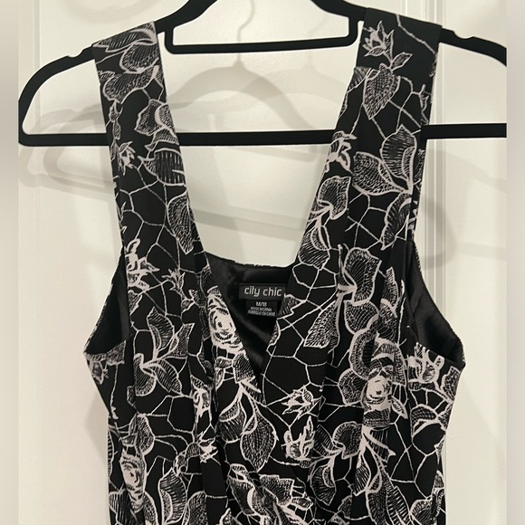 City chic midi dress. - Picture 5 of 6